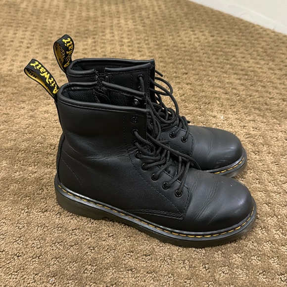 Kids black doc martens - Picture 2 of 5
